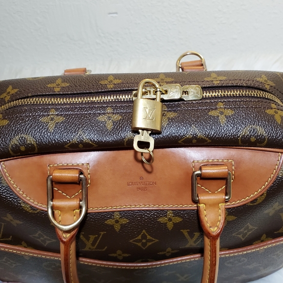 Authentic Louis Vuitton Deuville - Picture 14 of 17